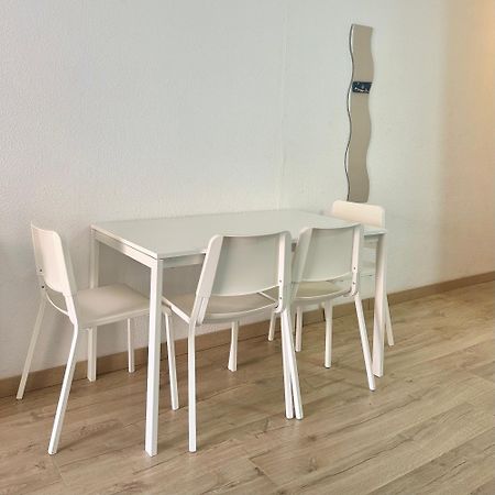 Lovely 1 Bed Apartment In Castle Harbour C108 Лос Кристианос Екстериор снимка