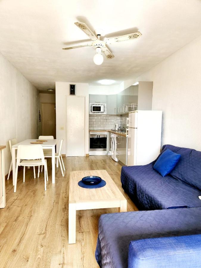 Lovely 1 Bed Apartment In Castle Harbour C108 Лос Кристианос Екстериор снимка